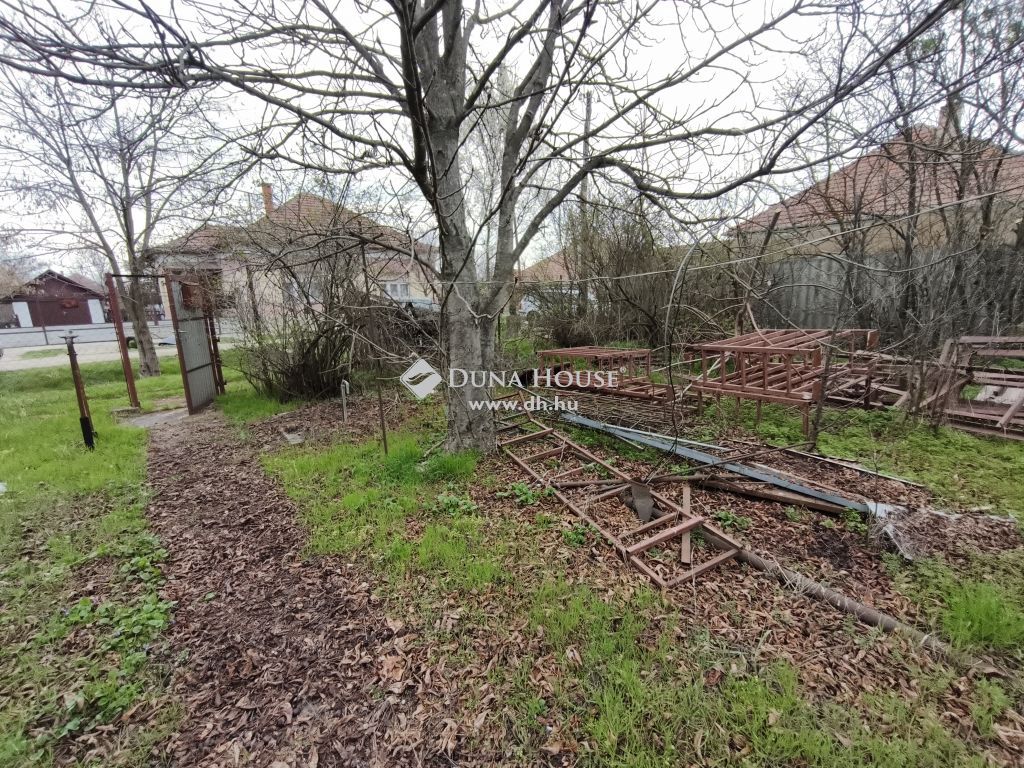 5940 Tótkomlós — 1/5