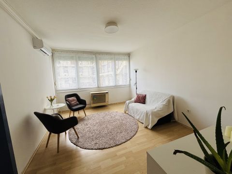 Eladó Lakás 3000 Hatvan , Hatvan 