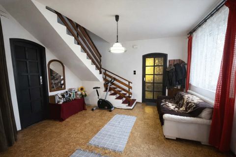 Eladó Ház 6070 Izsák TÉGLAÉPÍTÉSŰ HÁZ IZSÁK központjában