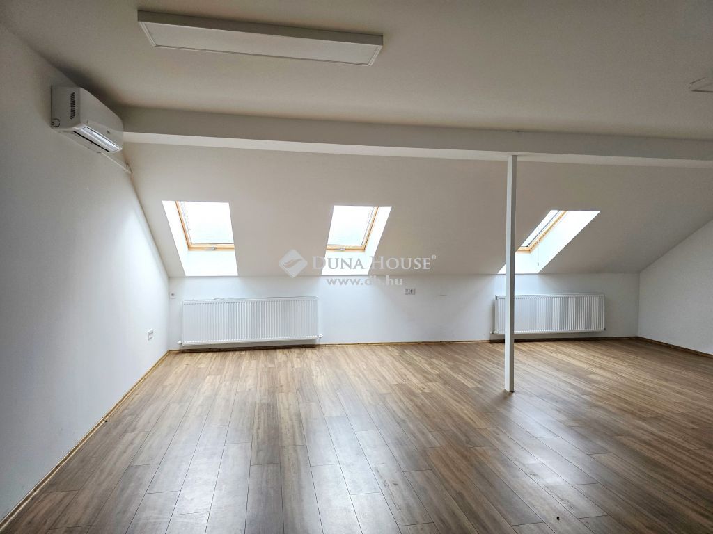 7630 Pécs , Balokánynál 600 nm-es telephely irodákkal és raktárakkal — 1/25