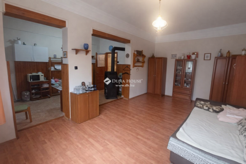 Eladó Lakás 6000 Kecskemét 