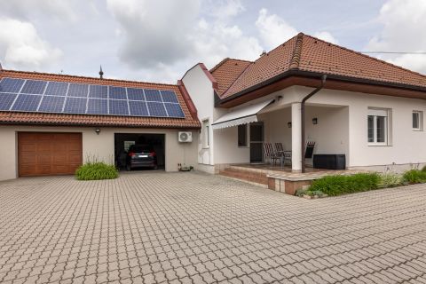 Eladó Ház 7741 Nagykozár 