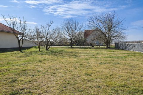 Eladó Telek 8142 Úrhida 