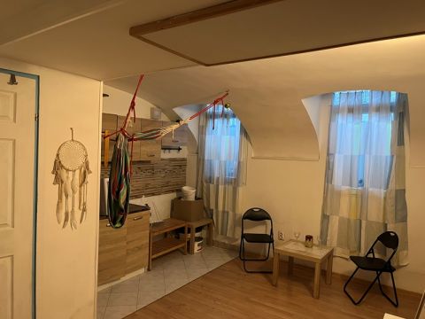 Eladó Tároló/Raktár 1134 Budapest 13. kerület , Lőportárdűlőn üzleti célra, lakhatásra alkalmas szuterén