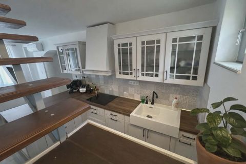 Eladó Ház 6065 Lakitelek , LAKITELEK CSENDES UTCÁJÁBAN SZÉP ÁLLAPOTÚ KERTES HÁZ ELADÓ