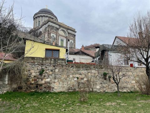 Eladó Ház 2500 Esztergom , Víziváros