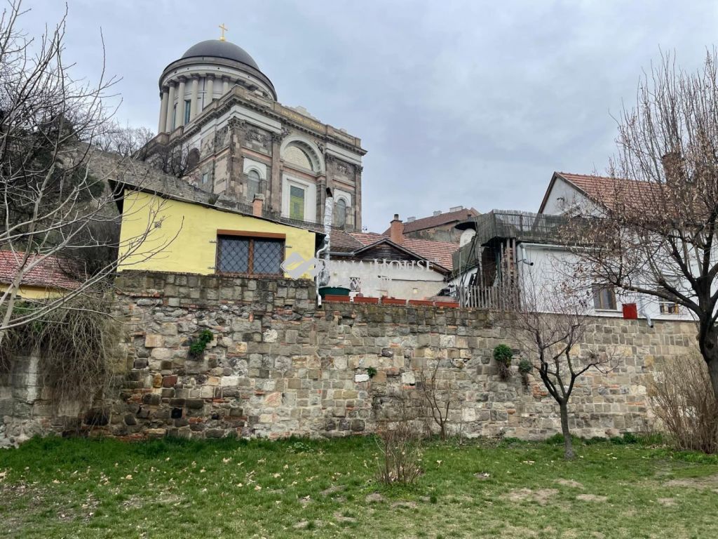 2500 Esztergom , Víziváros — 1/12