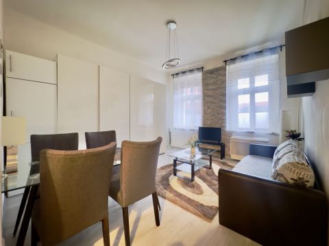 Eladó Lakás 1043 Budapest 4. kerület , Újpest-városkapuhoz és Újpest-központhoz közel tégla lakás