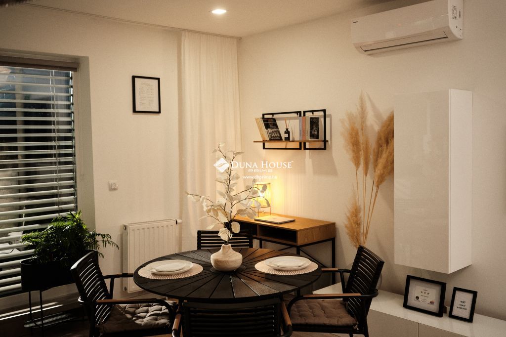 Eladó lakás, Pécs