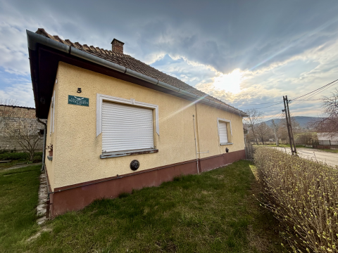 Eladó Ház 2526 Epöl 