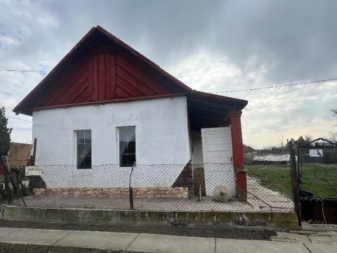 Eladó Ház 5055 Jászladány , 5055 Jászladány, csendes