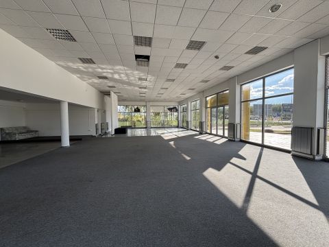 Eladó Ipari 2500 Esztergom 