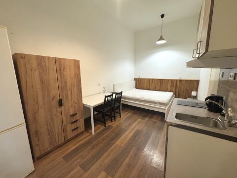 Kiadó Lakás 1146 Budapest 14. kerület Azonnal költözhető garzon lakás a Városliget mellett 