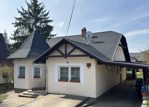 Eladó Ház 2500 Esztergom , Búbánatvölgy