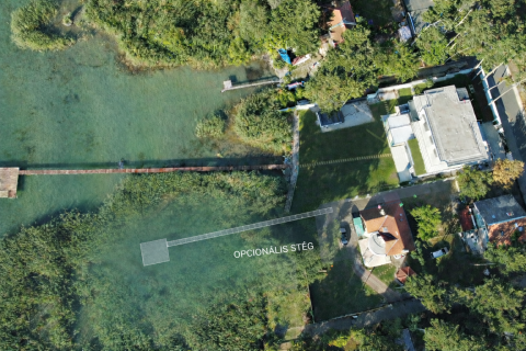 Eladó Ház 8600 Siófok Siófok-Sóstón, saját stéggel, közvetlenül a Balaton partján!