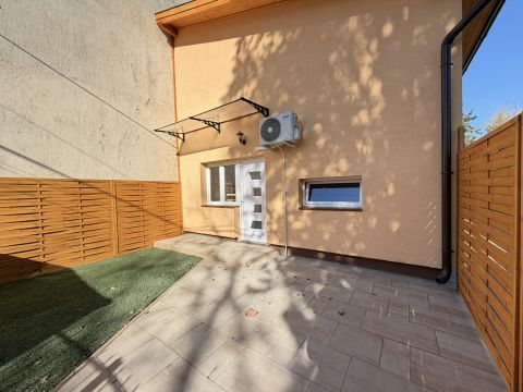 Eladó Lakás 1196 Budapest 19. kerület , Felújított, belső kétszintes, udvarkapcsolattal, gk beállóva