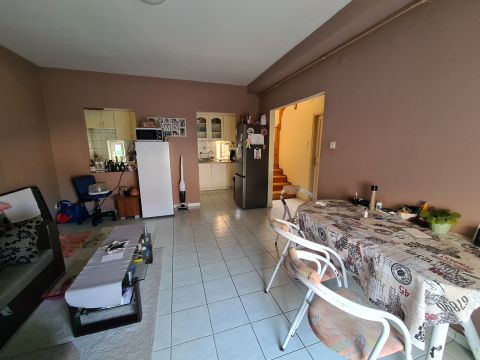 Eladó Lakás 8500 Pápa ,  Pápa - BELVÁROS SZÍVÉBEN 74nm-es lakás