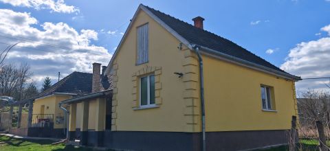 Eladó Ház 2610 Nőtincs , Panoráma.Patak.Tér