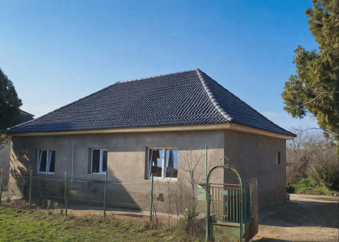 Eladó Ház 5052 Újszász , Újszász Vasútállomástól 5 percre 3 szobás ház