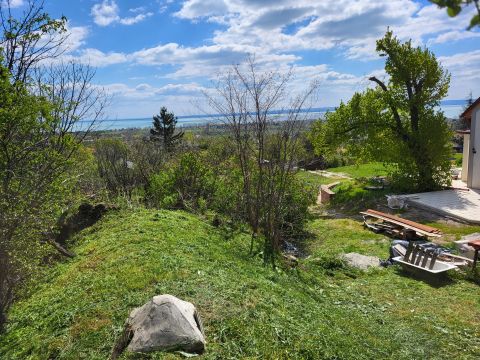 Eladó Telek 8228 Lovas csendes környék