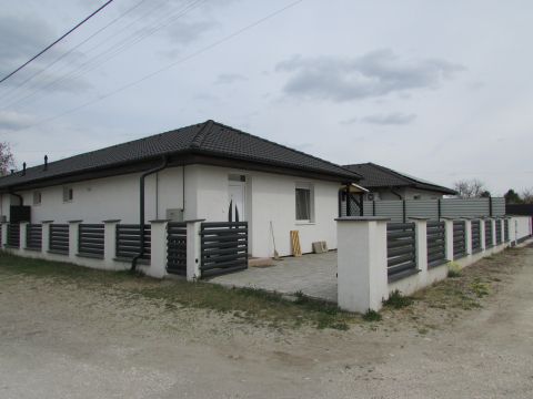 Eladó Ház 2721 Pilis Kertvárosi csendes nyugodt környezet