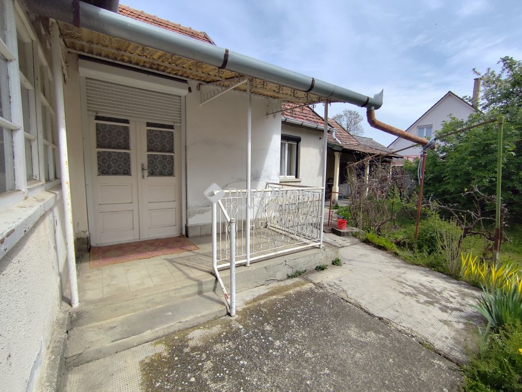4150 Püspökladány , Belváros — 1/23