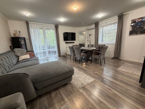 Eladó Lakás 1141 Budapest 14. kerület , Erkélyes, felújított lakás Zugló kertvárosi részében