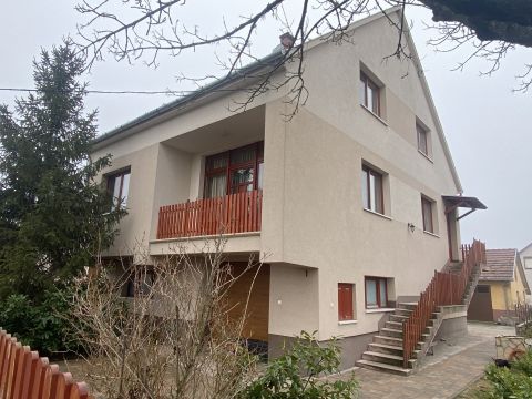 Eladó Ház 6045 Ladánybene 