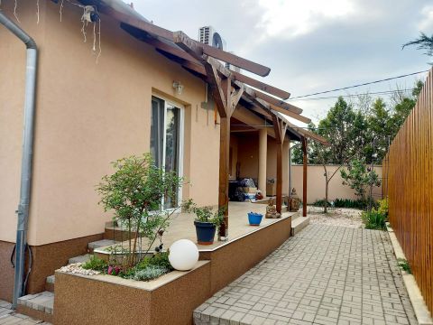 Eladó Ház 2146 Mogyoród , Mogyoród központ