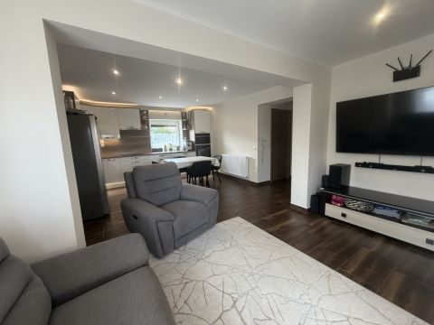 Eladó Ház 9099 Pér Dávid köz közelében