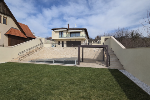 Eladó Ház 2600 Vác Deákvár