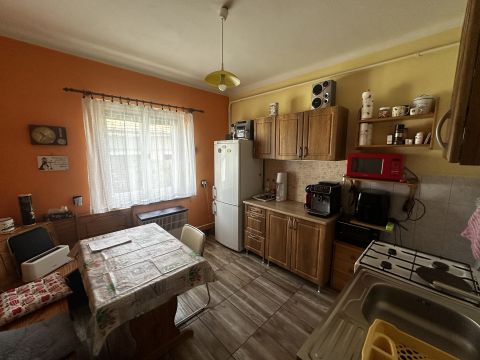 Eladó Ház 7632 Pécs Kertvárosban ikerház, csendes, nyugodt környezetben