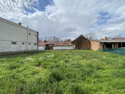 Eladó Telek 5600 Békéscsaba 