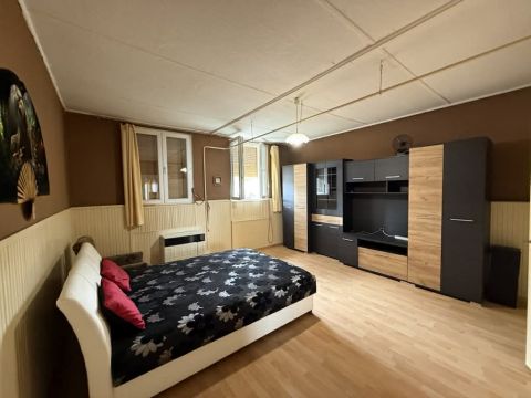 Eladó Ház 1182 Budapest 18. kerület , Kompakt, 39 nm-es házrész kiváló lokációval!