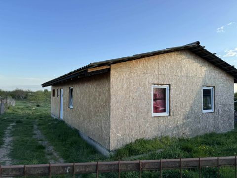 Eladó Mezőgazdasági 2921 Komárom 