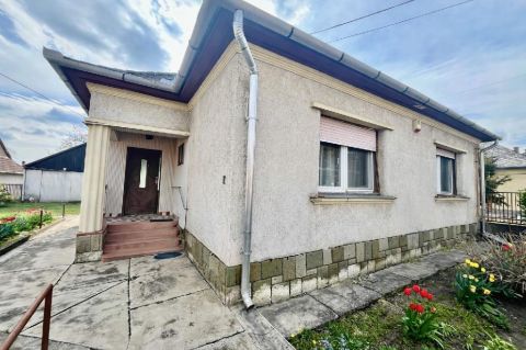 Eladó Ház 5130 Jászapáti , 5130 Jászapáti, frekventált