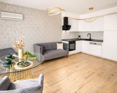 Eladó Lakás 1138 Budapest 13. kerület XIII. Duna-part kétszobás magas emeleti felújítotott lakás