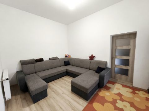 Eladó Ház 7000 Sárbogárd Sárbogárdon, 3 szobás családi ház, 1350 m2-es telken eladó!