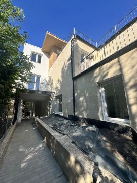 Eladó Lakás 2030 Érd , Két generációs lakás/Iroda/Üzlethelyiség a LIDL mellett