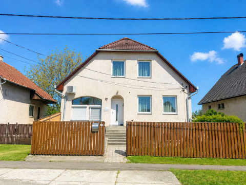 Eladó Ház 3031 Zagyvaszántó Zagyvaszántón eladó egy minden igényt kielégítő, családi ház