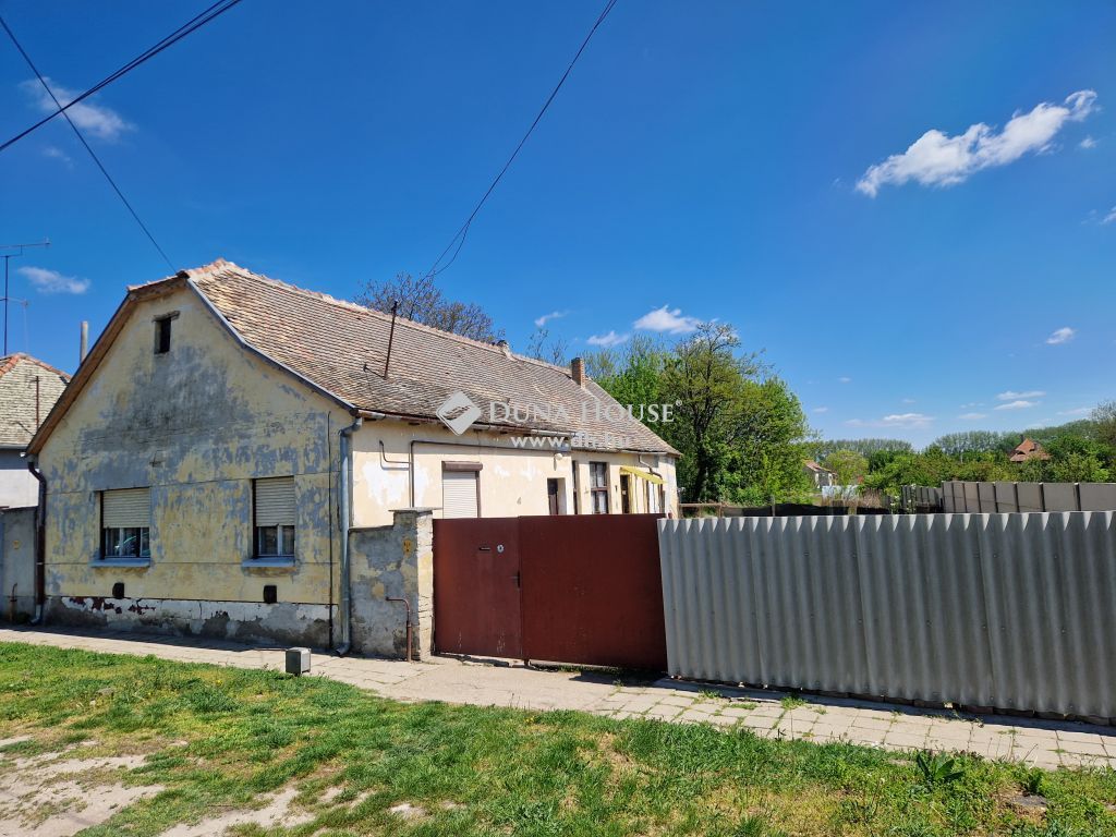 6453 Bácsbokod , Központban — 1/29