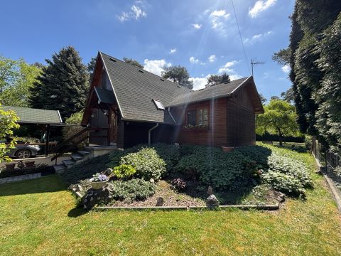 Eladó Ház 2015 Szigetmonostor , Csendes utca több állandóan itt lakó szomszéddal