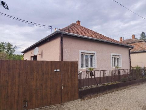 Eladó Ház 5091 Tószeg , 5091 Tószeg, csendes