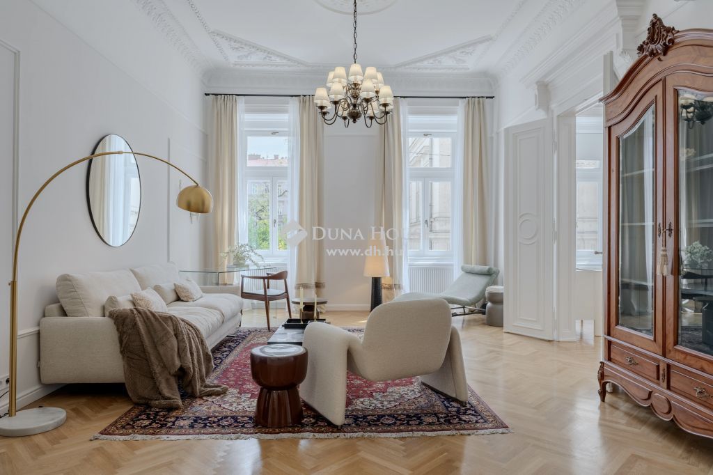 1051 Budapest 5. kerület , Hild téren 3 szobás panorámás  lakás premium házban !!! — 1/32