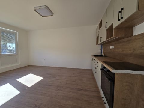 Eladó Lakás 7636 Pécs 