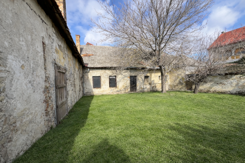 Eladó Telek 8200 Veszprém Dózsa tér