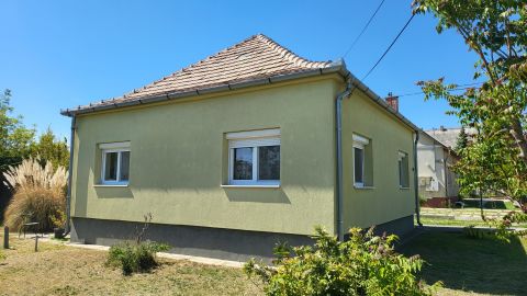 Eladó Ház 2030 Érd , Lőcsi utca közelében