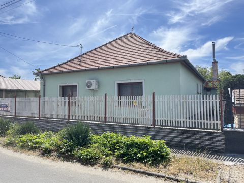 Eladó Ház 2143 Kistarcsa 