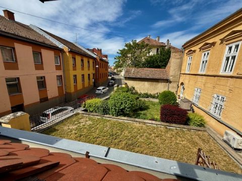 Eladó Lakás 7621 Pécs 