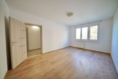 Eladó Lakás 2040 Budaörs 